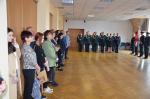 Zdjęcie przedstawiające funkcjonariuszy podczas uroczystości ślubowania i mianowania na wyższe stopnie służbowe w Służbie Celno-Skarbowej