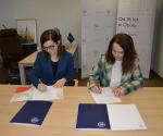 Zastępca Dyrektora IAS w Opolu i Wicekanclerz WSB podpisują porozumienie